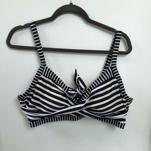Plus size bikini top